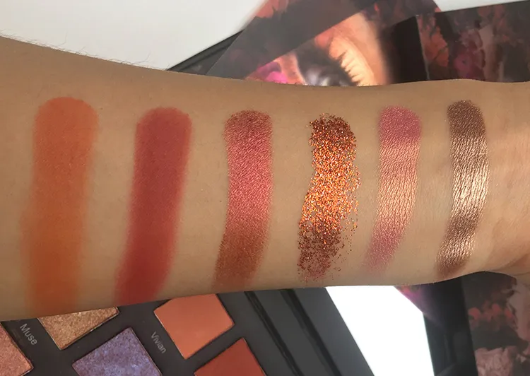 Palette di ombretti ad alta pigmentazione a 18 colori Private Label - ES0612