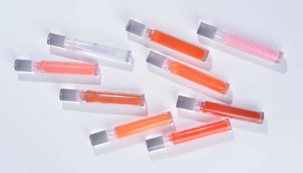 Private label Plumping lip gloss- LG0390