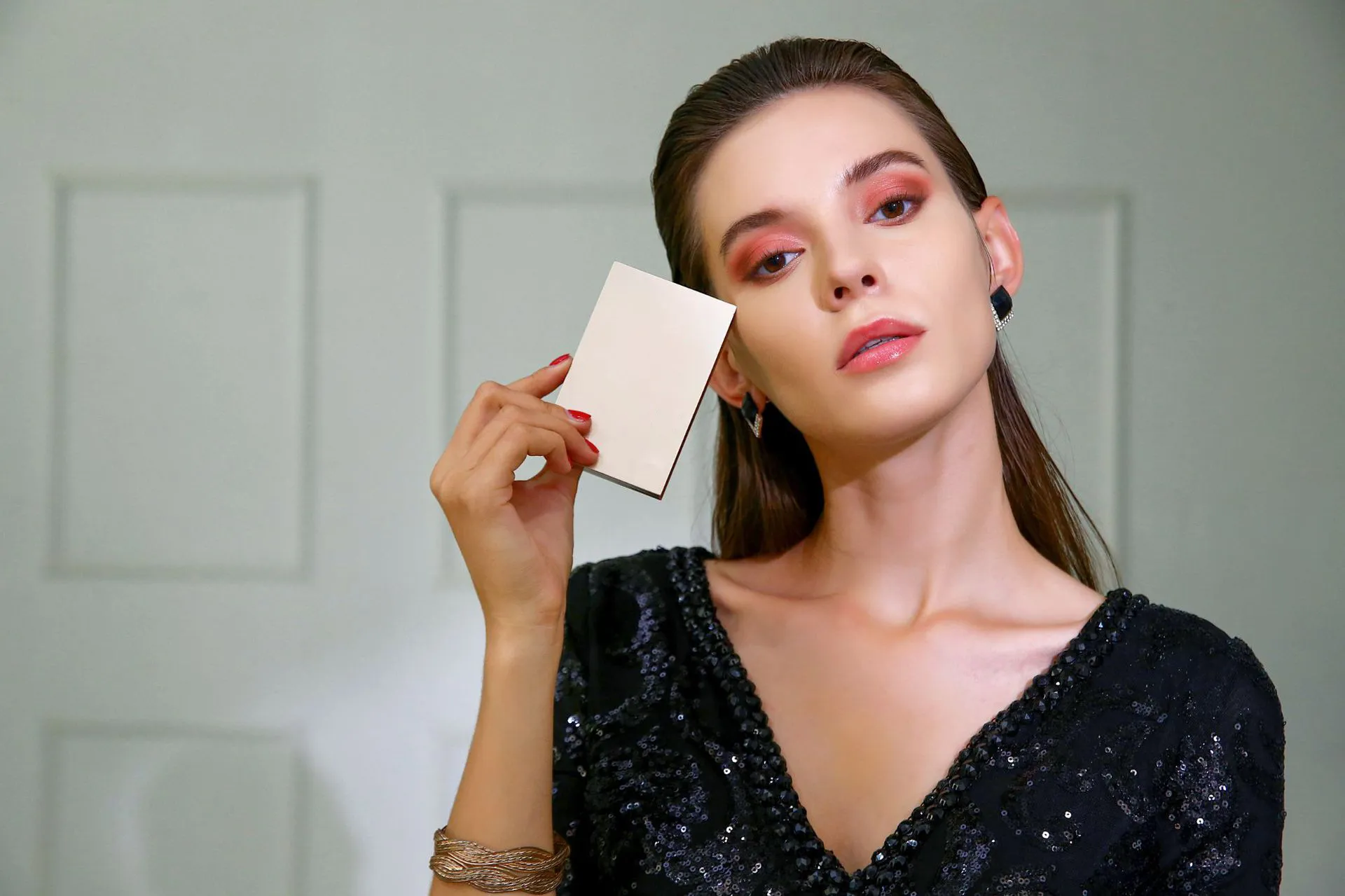 Custom eyeshadow palette with logo - 12 colors packaging | ES0629