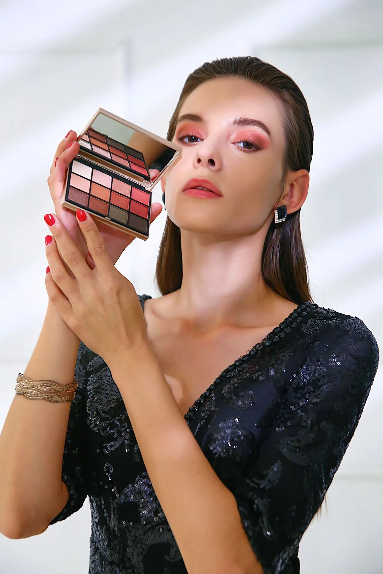 Custom eyeshadow palette with logo - 12 colors packaging | ES0629